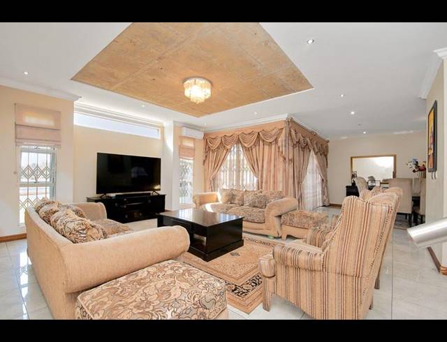 6 BEDROOM HOUSE FOR SALE IN BULTFONTEIN